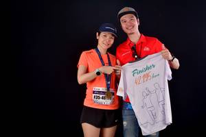 BIB: 42195, 463
                            <button type="button" onclick="openModal(9902767)" class="btn btn-primary btn-sm float-right btn-popup" data-toggle="modal" data-target=".modal-high-quality">
                        <i class="fas fa-shopping-cart"></i> Add to Cart
                    </button>
                                            <button type="button" onclick="isThisMe(9902767, true)" class="btn btn-success btn-sm float-right btn-popup btn-isme hidden" data-toggle="tooltip" data-placement="bottom" title="นี่คือรูปของคุณใช่ไหม คลิกที่นี่เพื่อเอาเข้าอัลบั้ม">
                        <i class="fas fa-plus"></i> Add to album
                    </button>
                    <button type="button" onclick="isThisMe(9902767, false)" class="btn btn-warning btn-sm float-right btn-popup btn-isnotme hidden">
                        <i class="fas fa-ban"></i> Remove from album
                    </button>